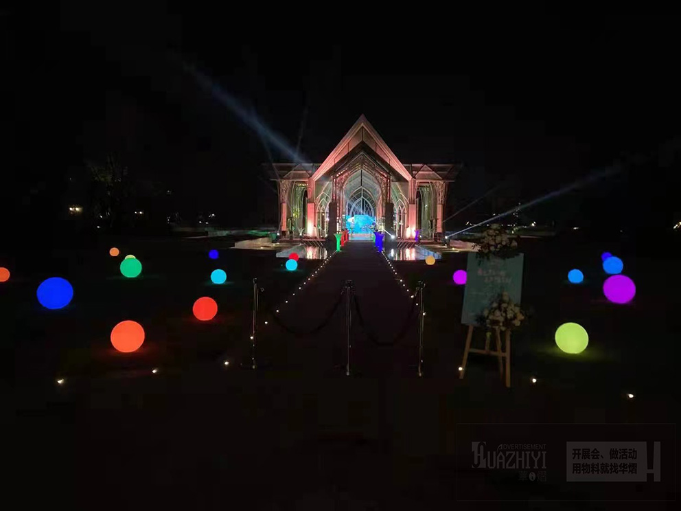 华熠发光球出租打造独特视觉效果