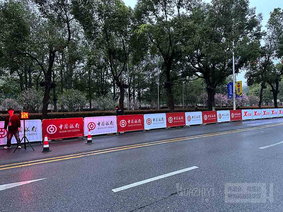 武汉马拉松健康跑终点租赁使用铁马护栏