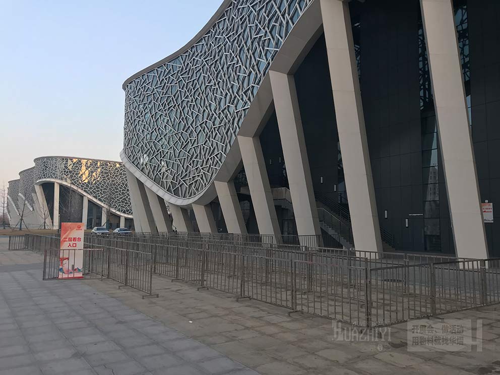 新乡铁马护栏租赁参与体育中心活动