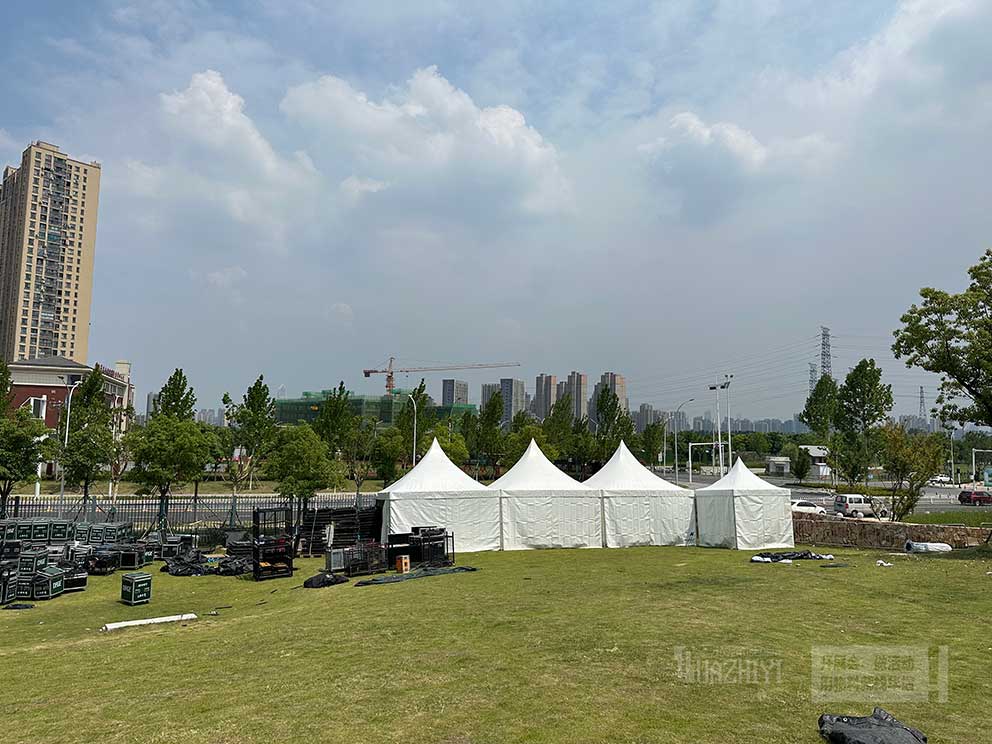 郑州篷房租赁搭建电音节尖顶篷房作为休息室来使用