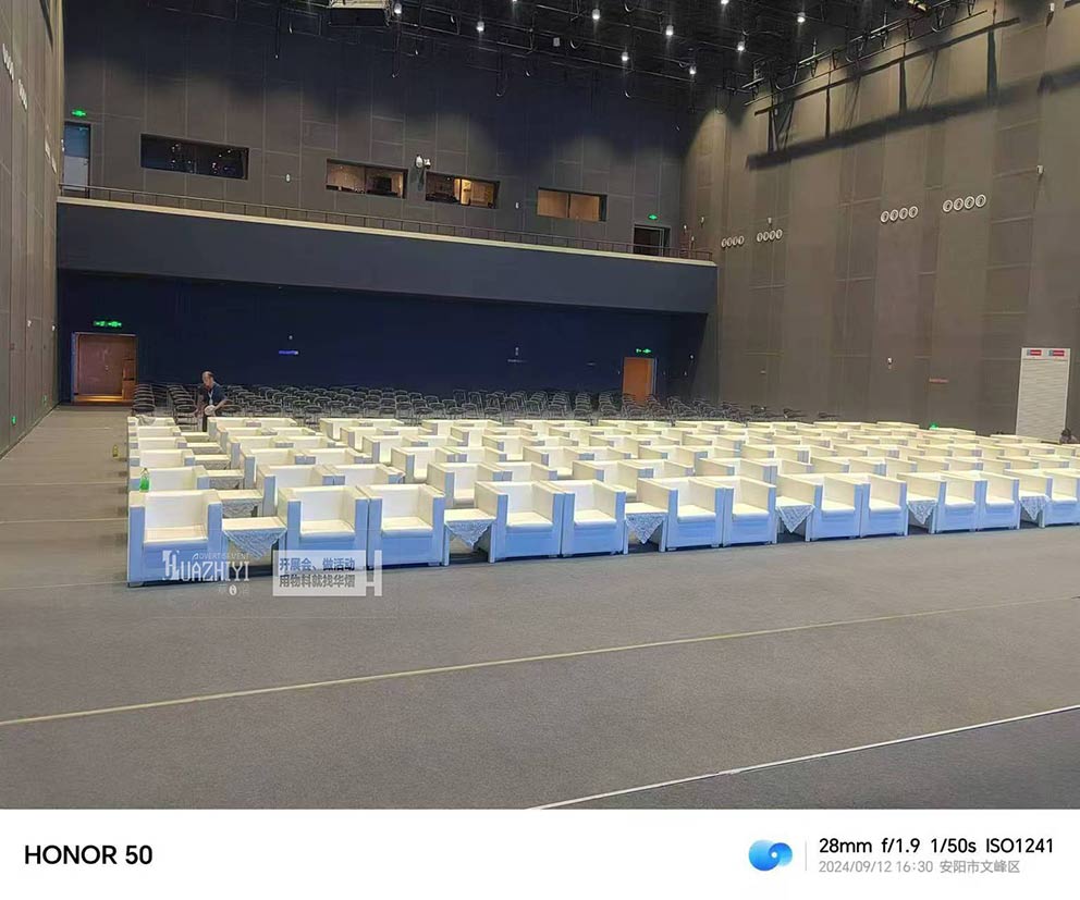 开封桌椅出租公司布置场馆大讲堂现场