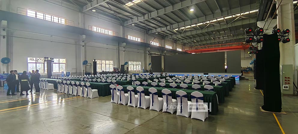 恒天重工新品发布会现场桌椅出租由华熠公司出租布置