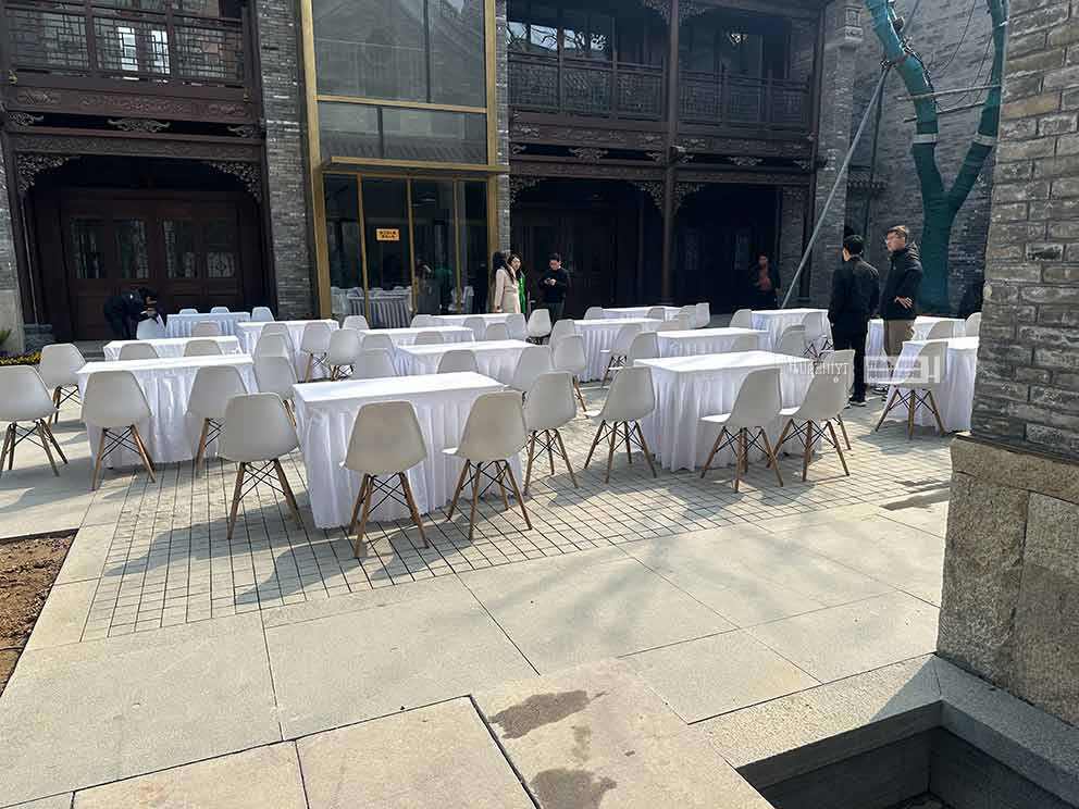 华熠桌椅租赁公司布置毫都新象三八妇女节活动
