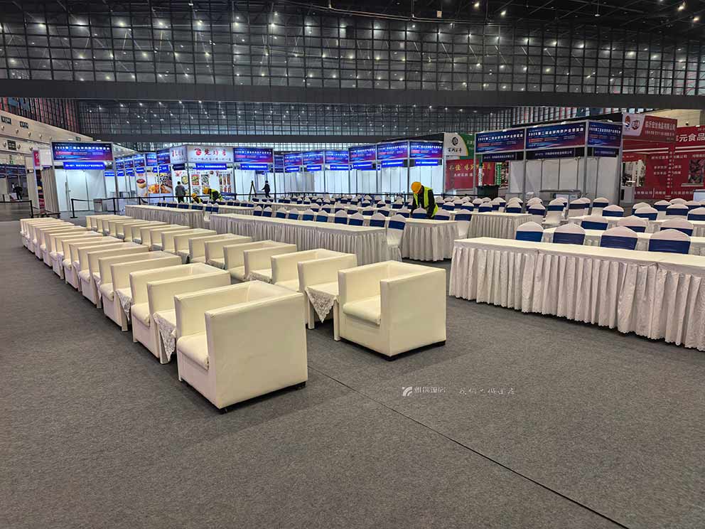 2025第二届全球肉类产业博览会,华熠沙发桌椅租赁进行布场