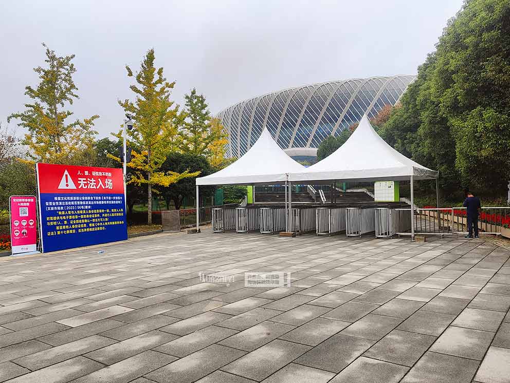 陈楚生2025演唱会武汉站由华熠帐篷铁马护栏租赁布场