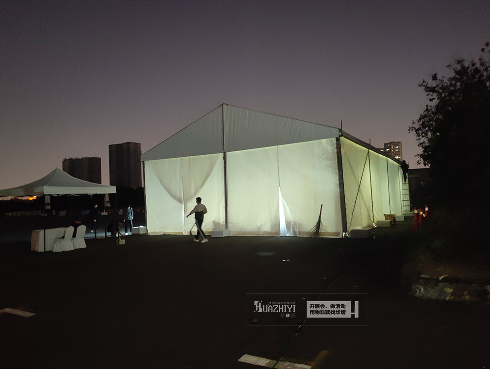 2025极氪试驾会武汉站，华熠篷房桌椅租赁负责布场