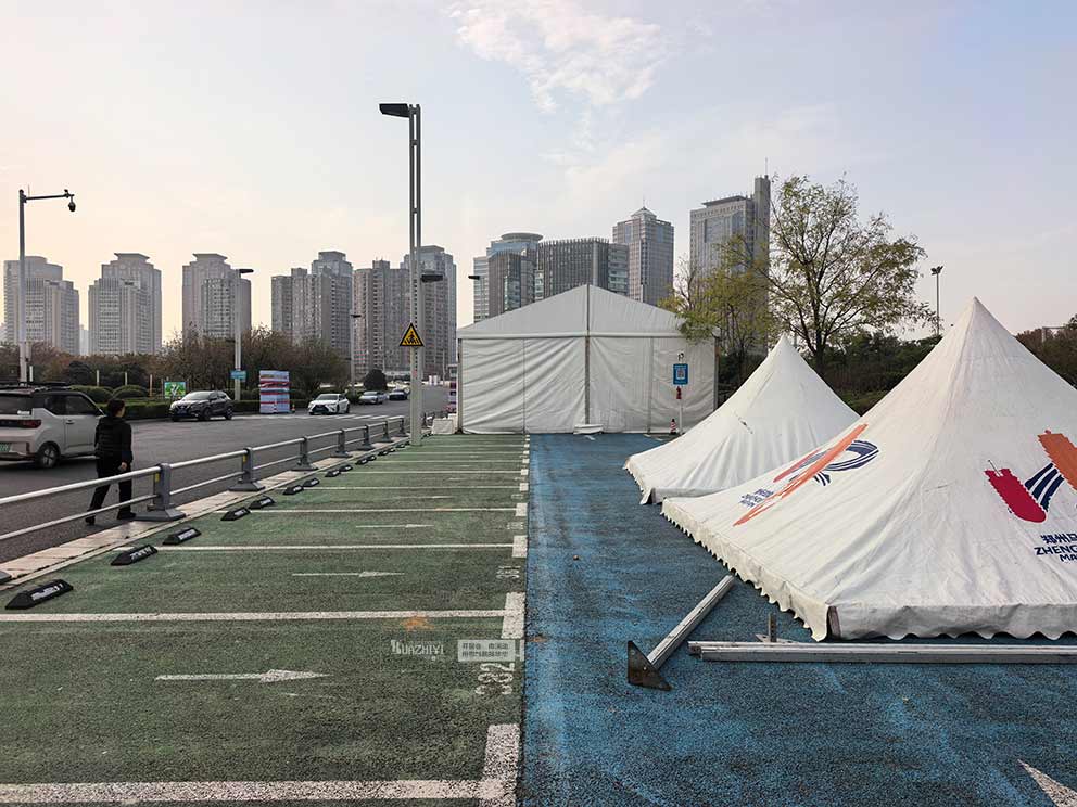 华熠篷房铁马租赁助力郑州马拉松赛事布置