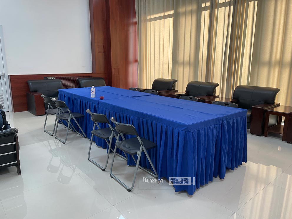 郑州轻工业学院校园活动，华熠桌椅租赁进行布场