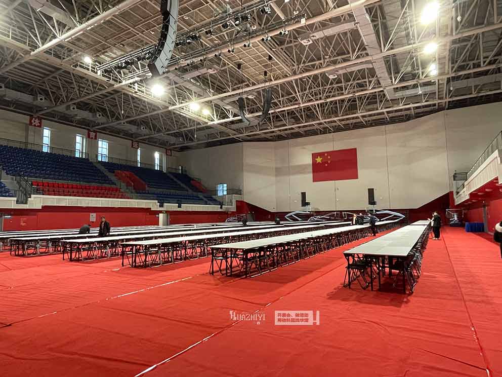 郑州轻工业学院校园活动，华熠桌椅租赁进行布场