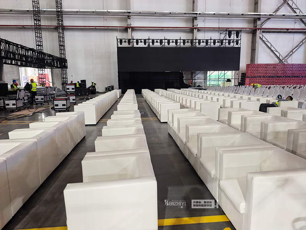 郑州沙发出租选款指南:按活动场景挑合适沙发