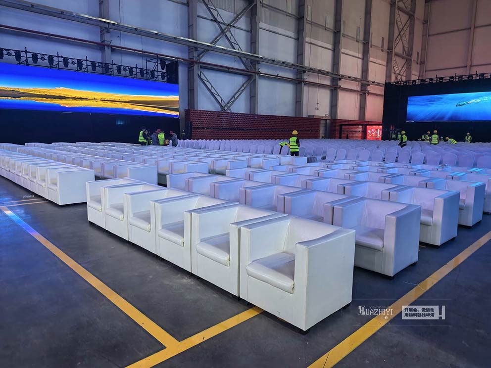 郑州沙发出租选款指南:按活动场景挑合适沙发