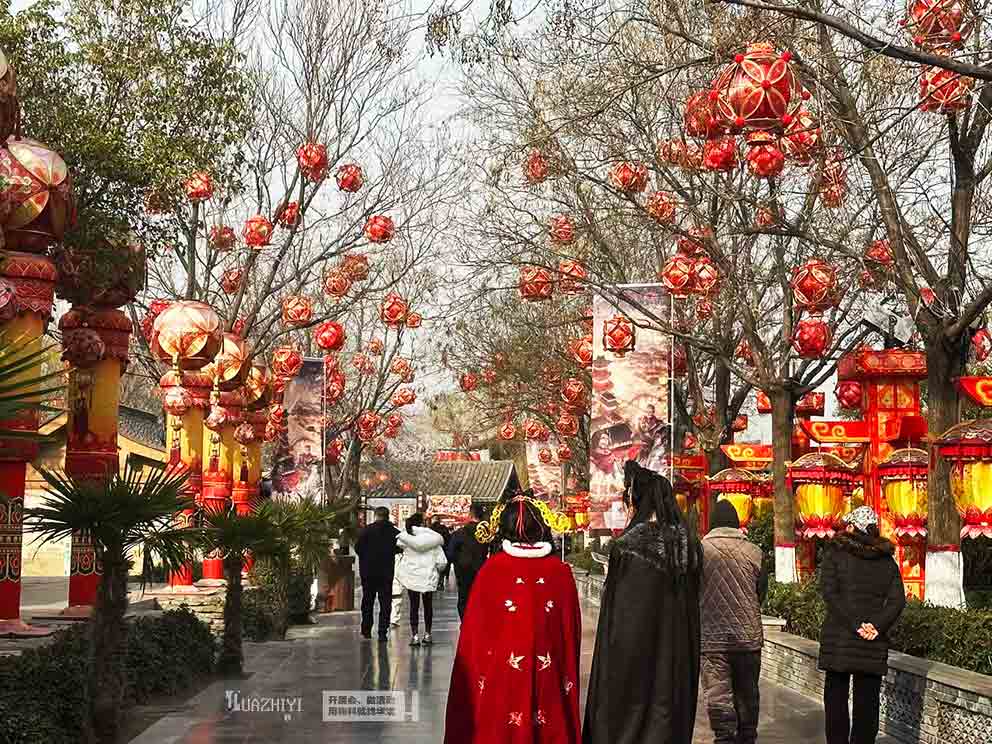 天龙八部手游嘉年华活动，华熠道旗隔离带租赁助力