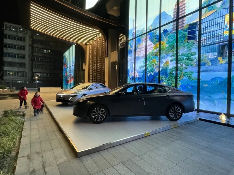 车展地台现场三
