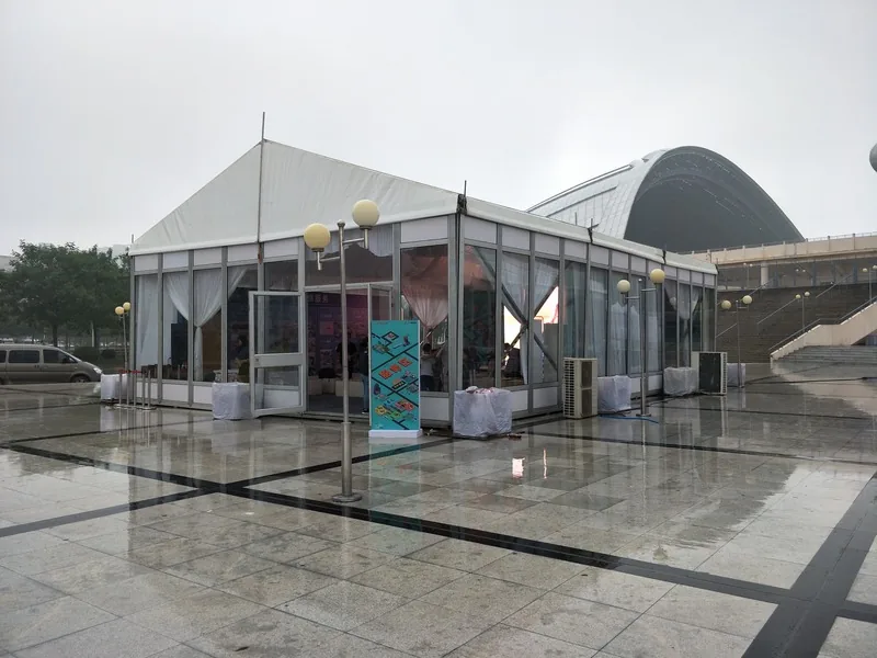 玻璃篷房入口