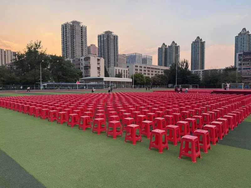 塑料凳现场三