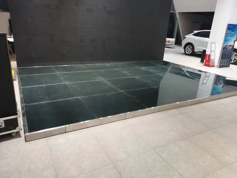 玻璃舞台